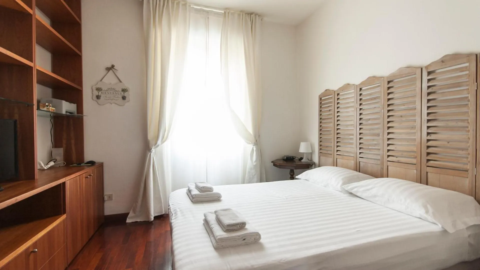 De Angeli Cozy Apartment- Youhosty contacts